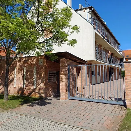 Gold Coast Apartman *